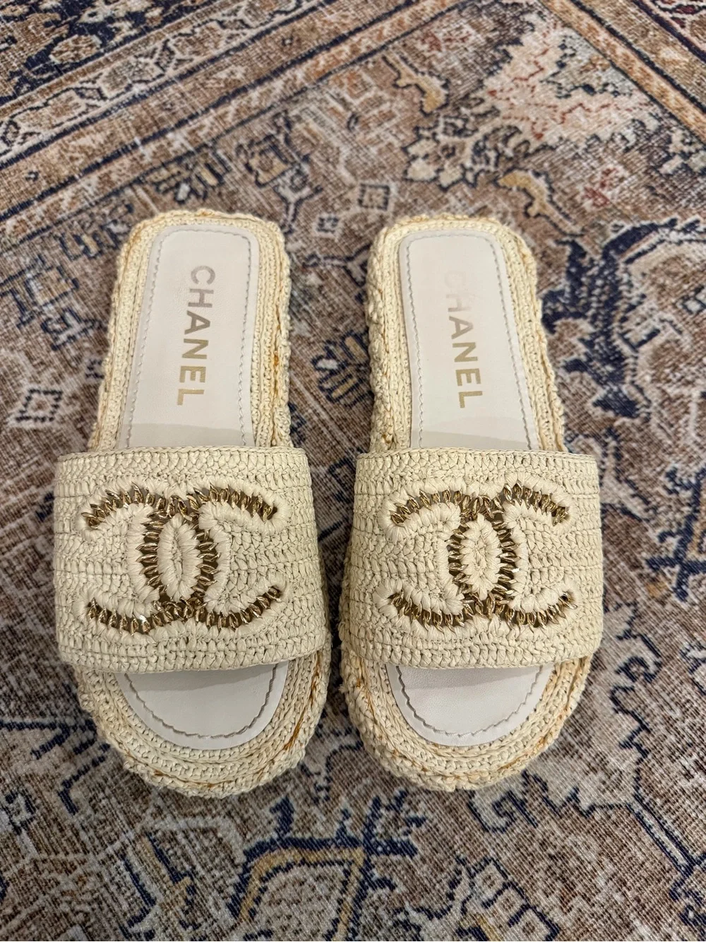 Chanel 21C Light Beige Raffia Mule Slides